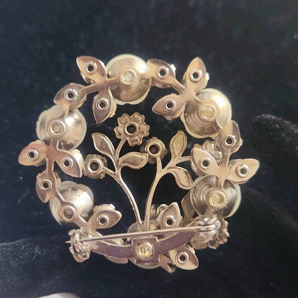 Vintage Gold Tone Wreath Brooch White Carved Roses pink Rhinestones Floral